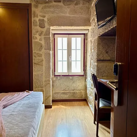 Alojamento Central Шавиш